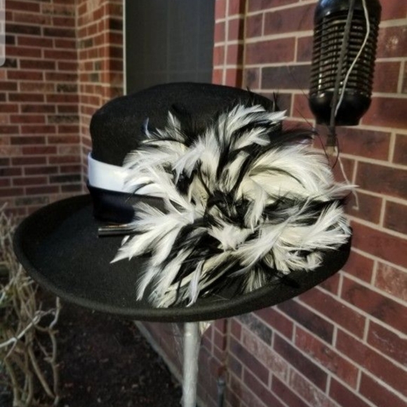 Vintage Glamorous Hat - Picture 1 of 9